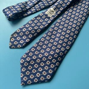 HERMÈS 100% Silk Tie